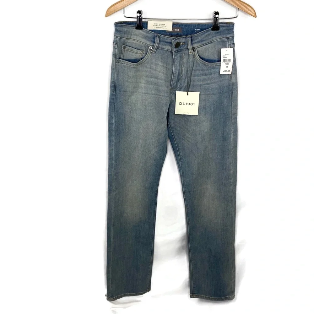 DL1961 Avery Modern Straight Reverie Light Color Jean 28X34 New With Tags